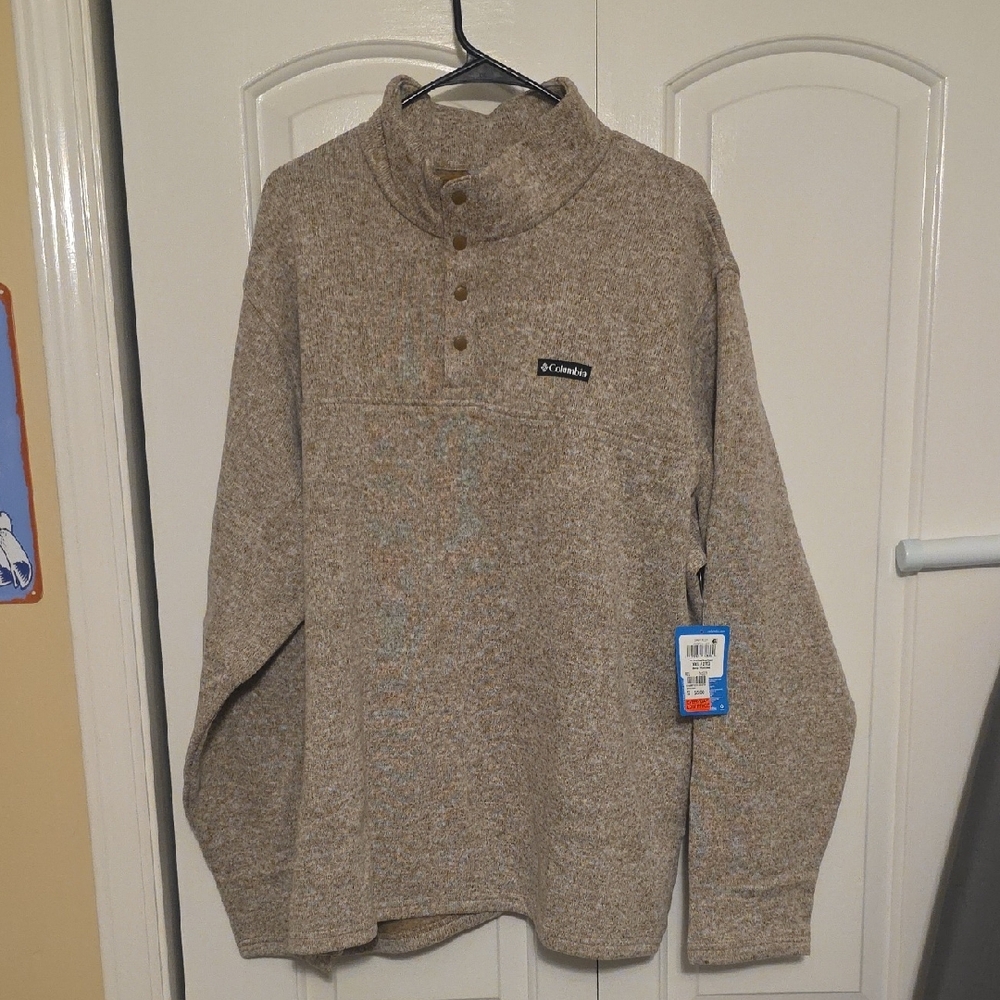 Columbia Men's Beige Turtleneck Sweater
